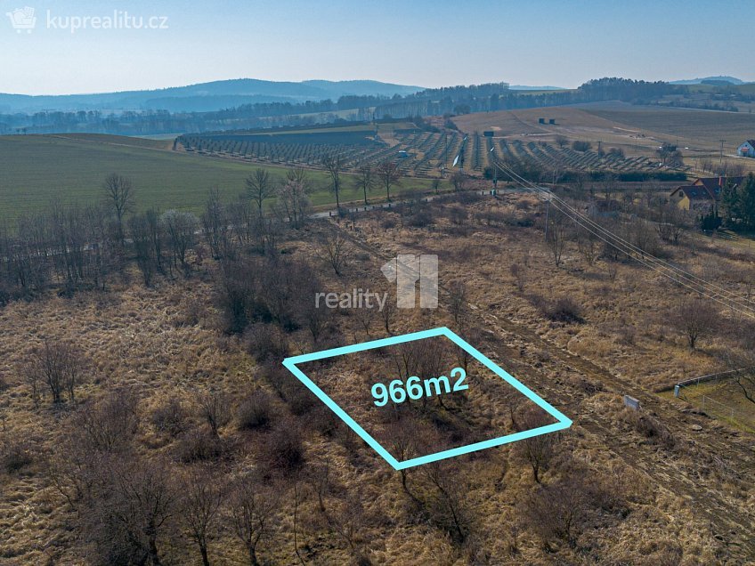 Prodej  stavebního pozemku 966 m^2 Lešany, Lešany 