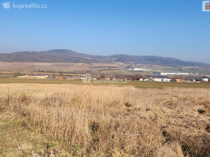 Prodej  stavebního pozemku 851 m^2 Bavoryně, Bavoryně 